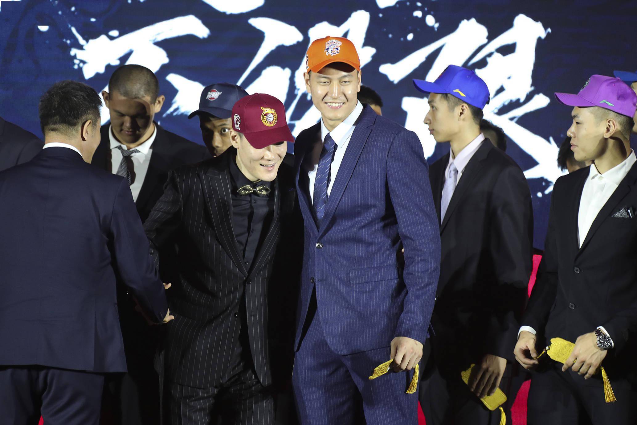 实时比分-赛地聚焦——足总杯集结日热度飙升；埃因霍温豪取连胜；引发热议；细节决定成败(赛地兑换美元)