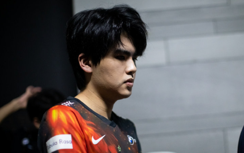 包含赛地聚焦：全明星赛加时末段热度飙升，马德里竞技官宣签约，底气十足，纪律约束更严格的词条